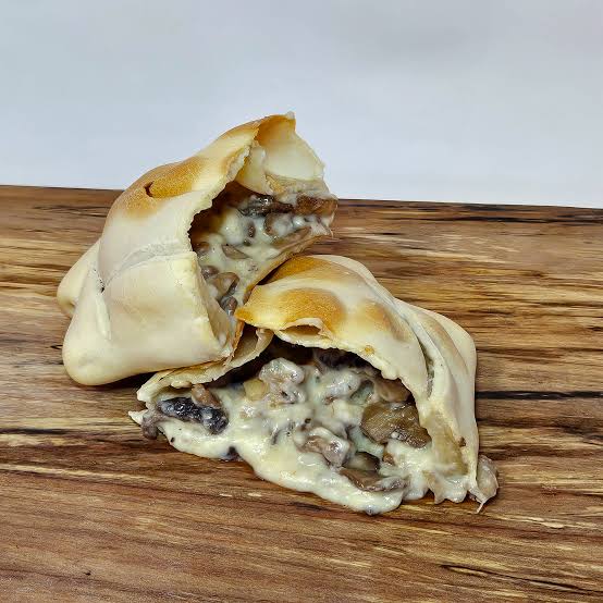 Empanada queso champiñon